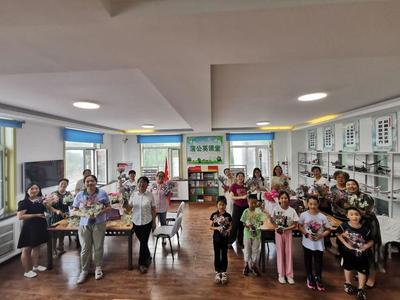愛在社區 濃情七夕 哈爾濱香坊區樂園社區插花藝術活動點亮居民文化生活